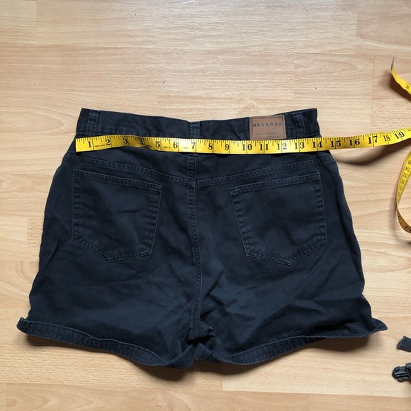 Nevada Shorts - Picture 3 of 4
